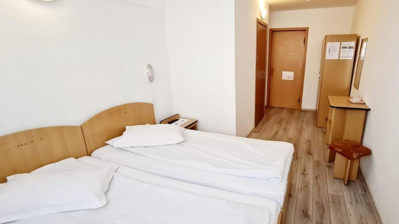 Hotel Victoria Iasi Luaran gambar