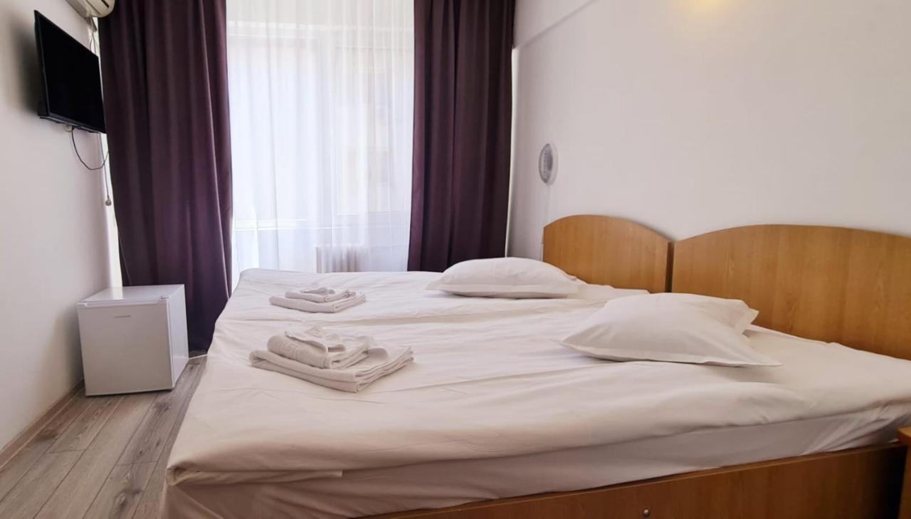 Hotel Victoria Iasi Luaran gambar
