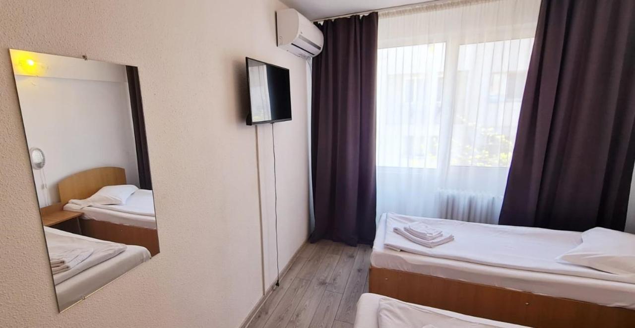 Hotel Victoria Iasi Luaran gambar